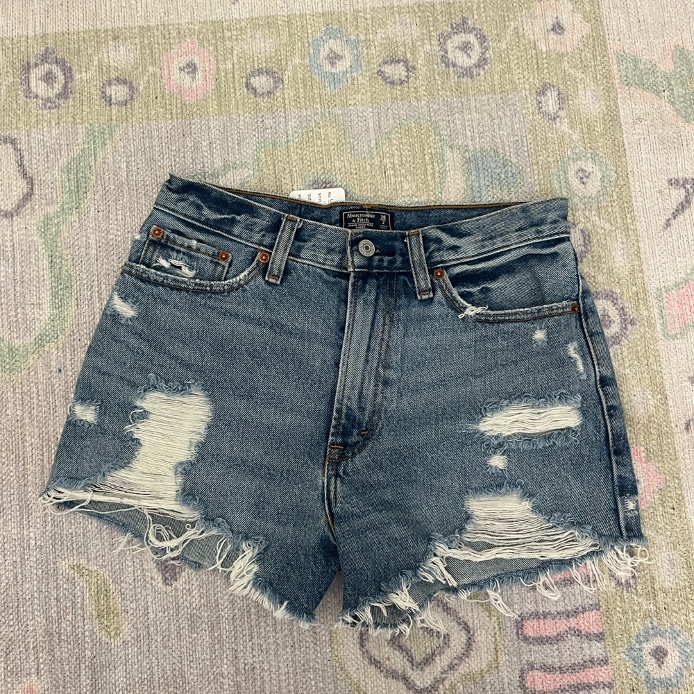 NWT Abercrombie dark wash jeans shorts, size 27